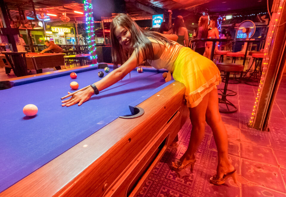 Квартал красных фонарей на Вайт Сэнд, Ко-Чанг