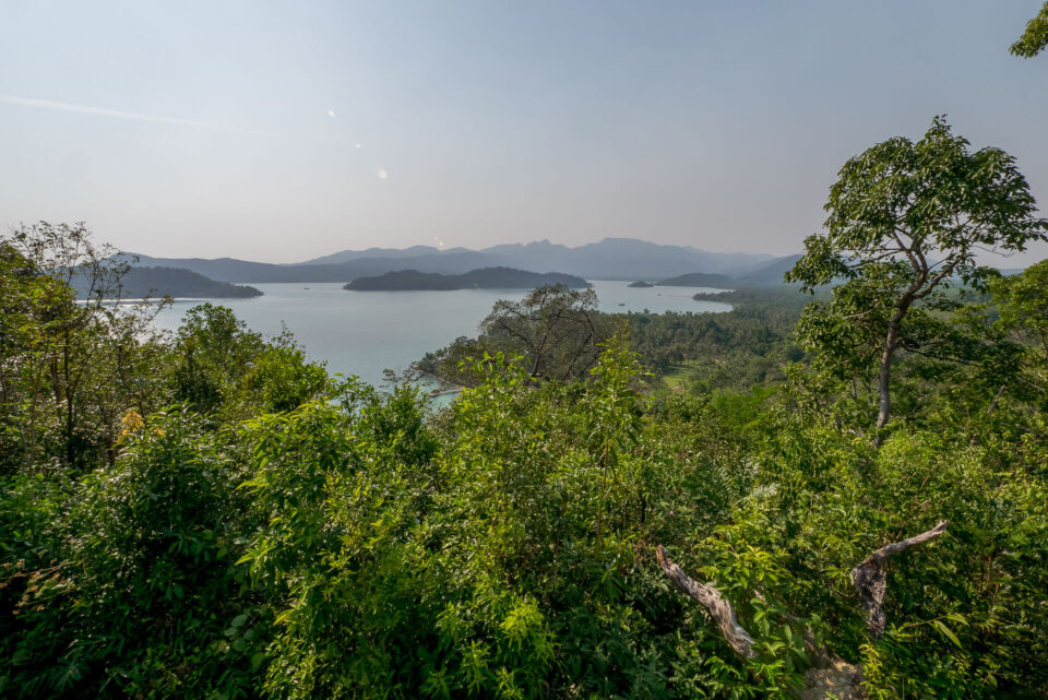 Смотровая площадка и маленький пляж по пути на Лонг бич