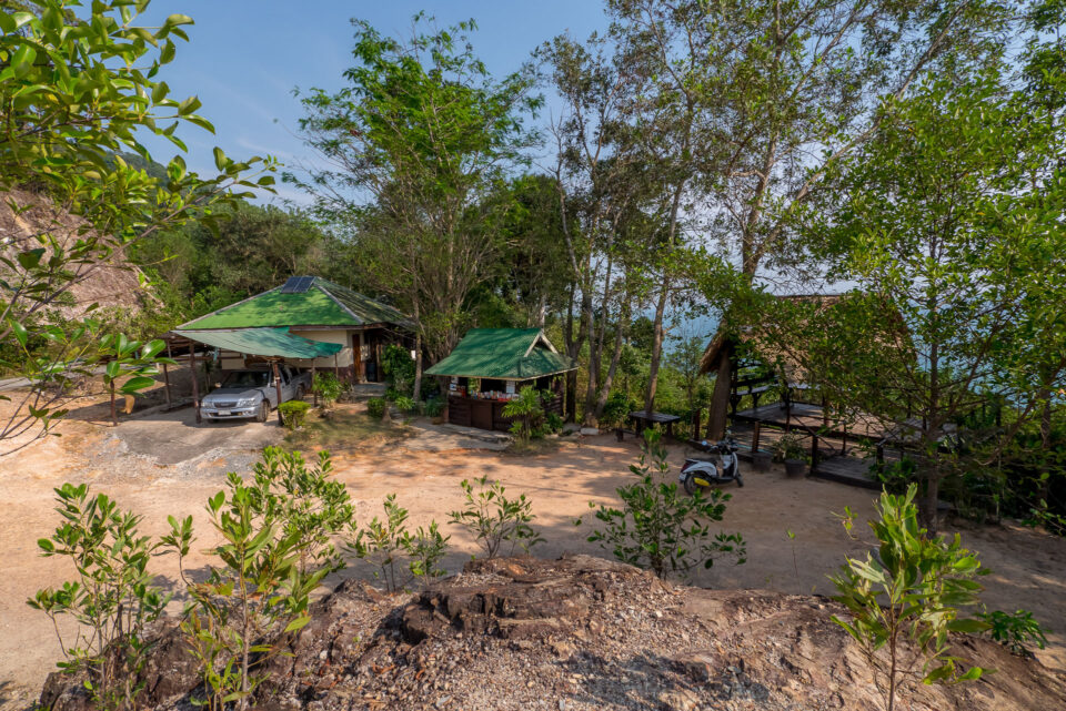 Смотровая площадка и маленький пляж по пути на Лонг бич