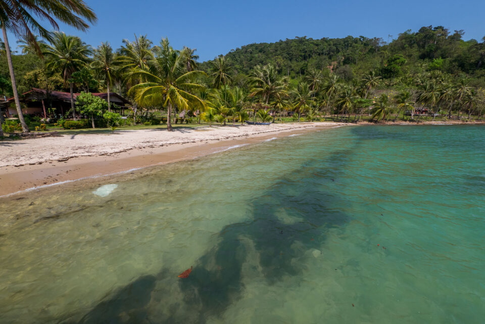 Смотровая площадка и маленький пляж по пути на Лонг бич