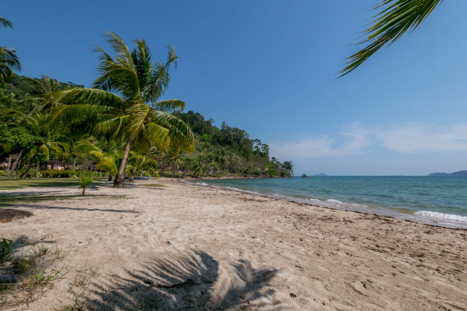 Смотровая площадка и маленький пляж по пути на Лонг бич