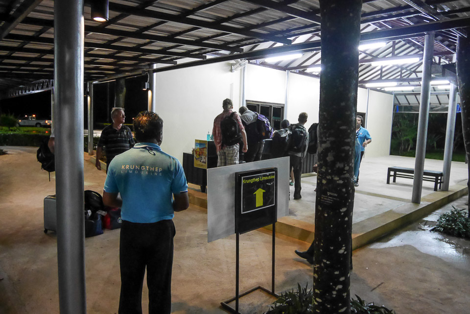 Транспортная компания Krungthep Limiusine в аэропорту Трат