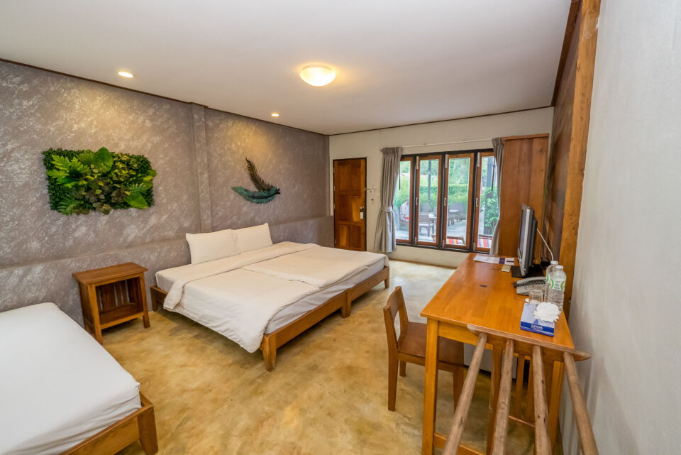 The Stage (Пляж Кай-Бэй, Ко-Чанг)